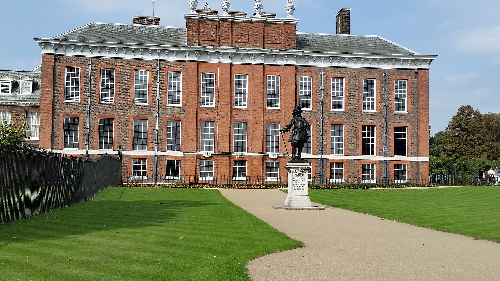 Facciata sud in mattoni rossi di Kensington Palace a Londra