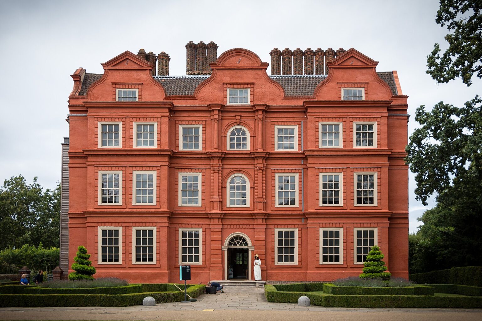 Facciata in mattoni rossi di Kew Palace, il piu piccolo dei palazzi reali britannici